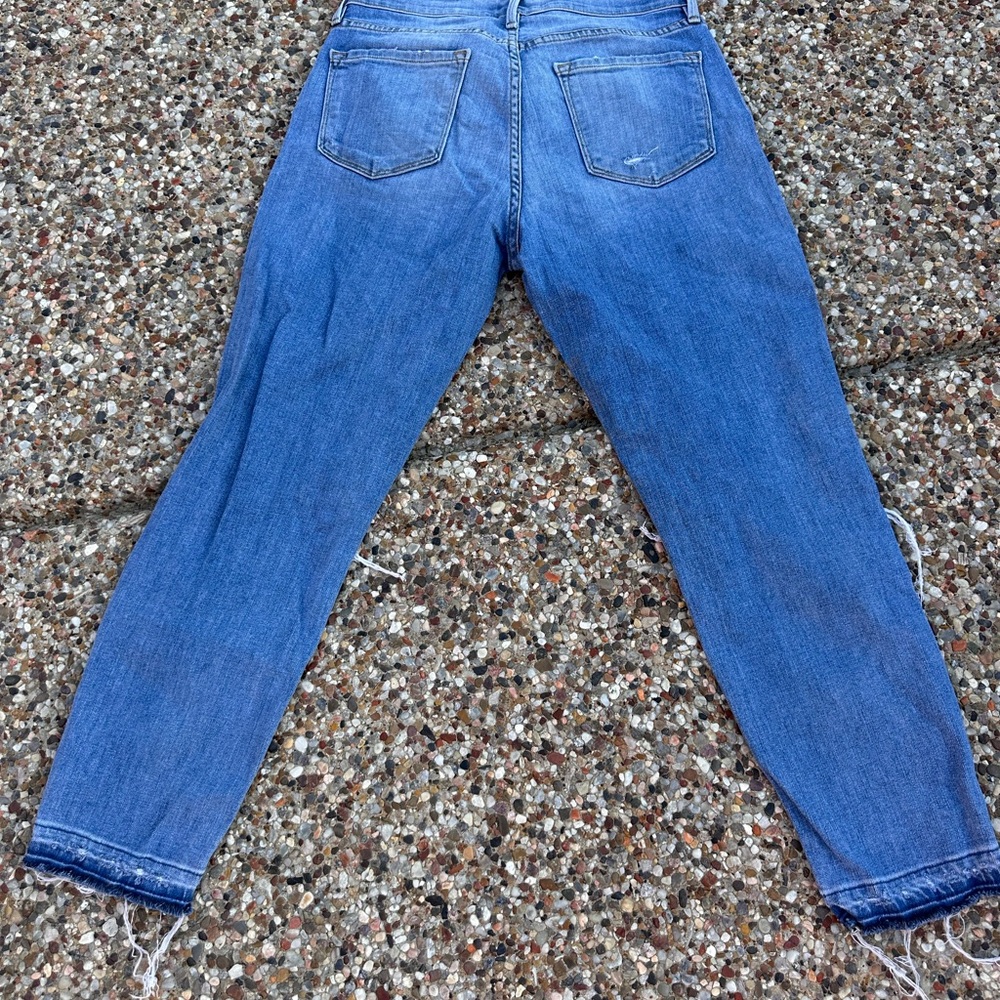 Frame distressed denim jeans.. Le Gargon Crop .. frayed bottoms